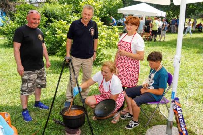 Ivanečki kotlić: Na najpopularnijoj pučkoj manifestaciji, kuhače „ukrstile“ 23 ekipe