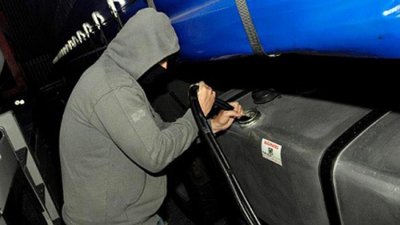 Lopovi iz stroja na groblju u Maruševcu ukrali stotinjak litara goriva