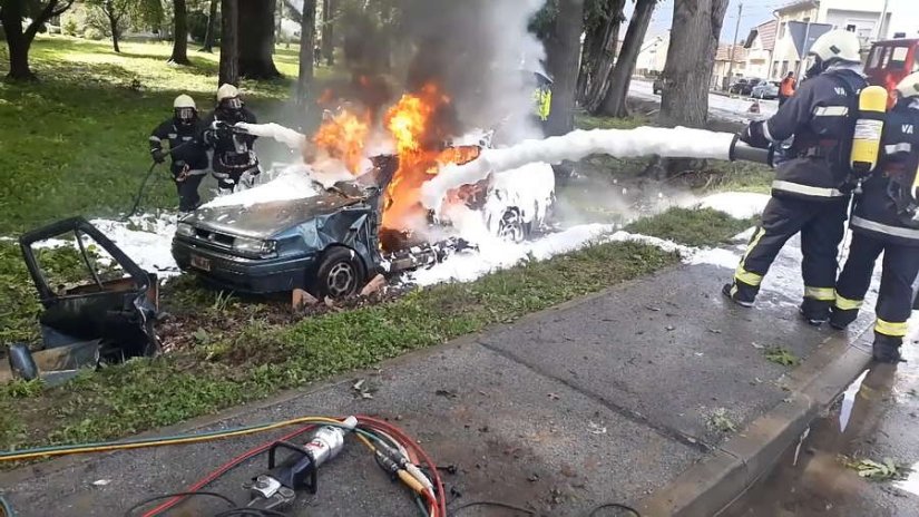 Spašavali unesrećenog i gasili zapaljeni auto: Vatrogasci DVD-a Vidovec pokazali što znaju