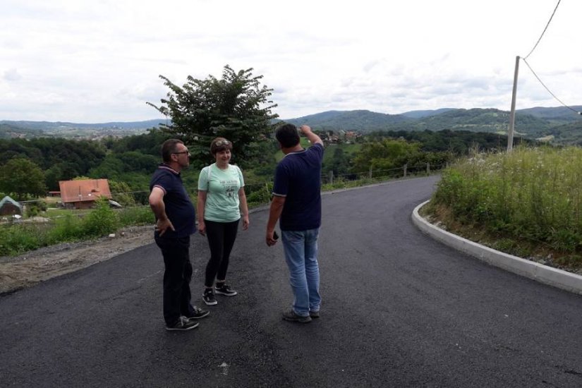 Hrastovec Toplički: asfaltiranom prometnicom mještani lakše do svojih kuća