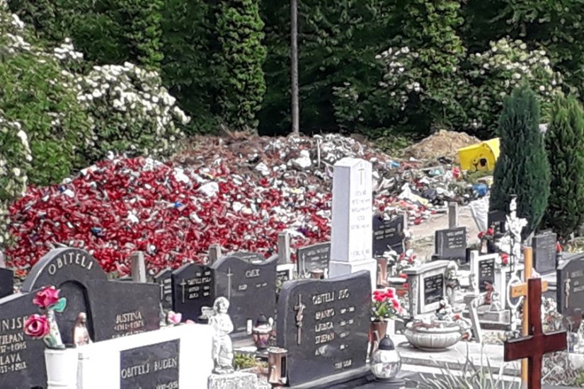 FOTO: Maruševečko groblje pretvoreno u odlagalište smeća