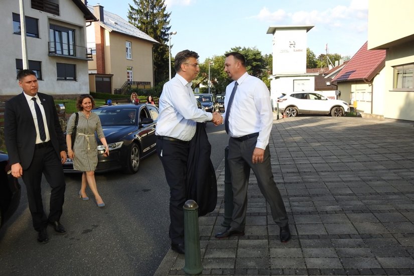 Plenković i stranački dužnosnici iz Varaždinske županije sastali se u Novom Marofu