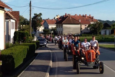 Vesela traktorijada prošla kroz Strmec, Remetinec, Krč i Novi Marof