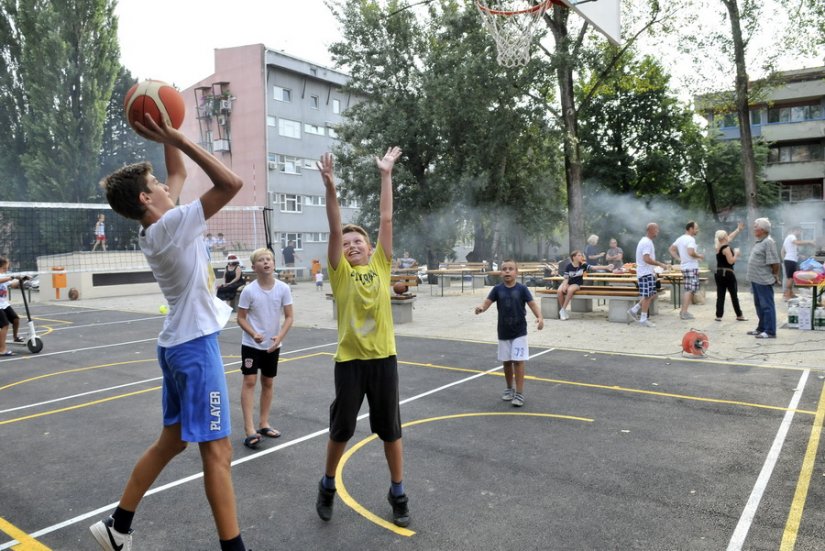 FOTO: Gradonačelnik se pridružio građanima na otvaranju popularnog &quot;Bregeca&quot;