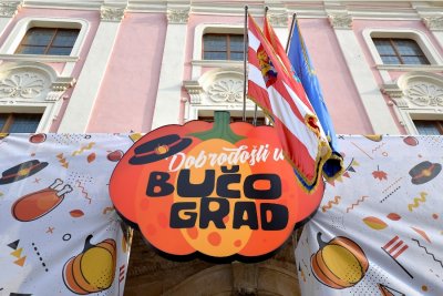 FOTO: U atriju Županijske palače počeo Bučograd, danas se predstavlja Grad Čakovec