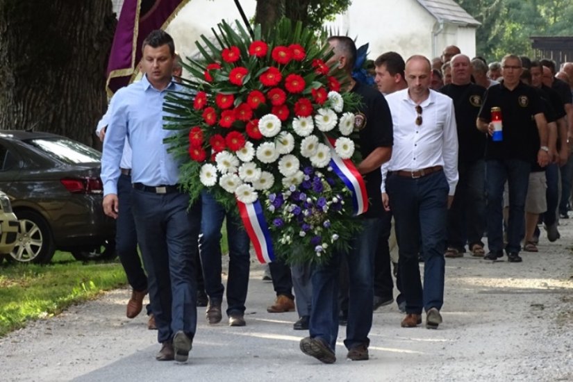 Zelendvor - baza pripadnika hrvatskih obrambenih snaga i tajno skladište oružja