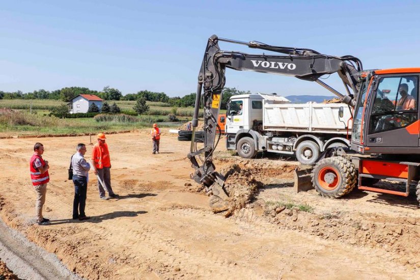 Počela gradnja kombiniranog sportskog igrališta na budućem Rekreacijskom centru Lančić