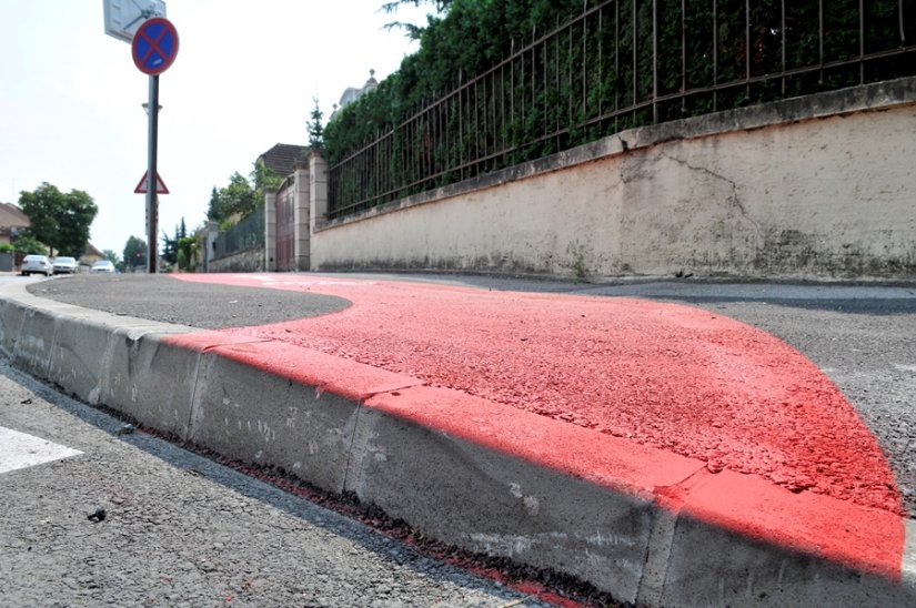 Ni projektant biciklističkih staza u Aninoj, ni oni koji su ih odobrili, ne znaju svoj posao