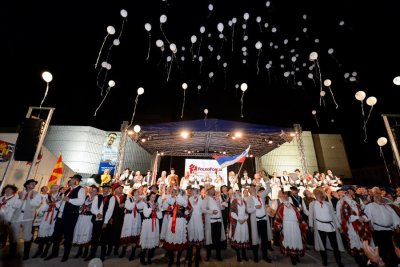 FOTO: Završna folklorna gala večer FolkoFonije oduševila građane