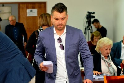 Mladenović, nakon što je razrješen iz UV JU Gradski bazeni: J... ću vam svima m...!