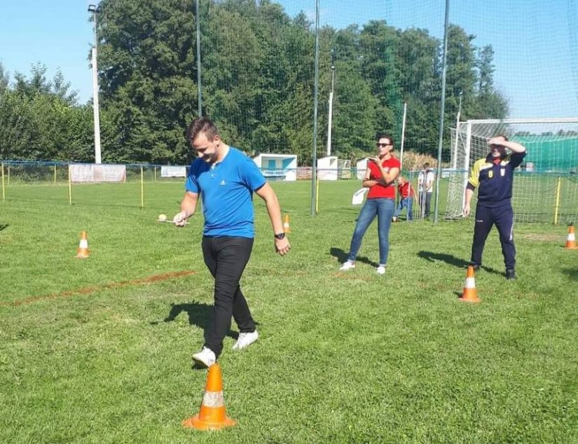 FOTO Vesela jesen u Jurketincu: na seoskim igrama nosilo se jaje u žlici, a radi zabave potezalo i uže