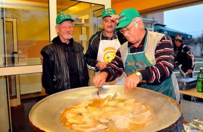 Prava fešta: &quot;Veseli Kneginec&quot; uz Stare zajce, Vesele skakavce, domaće kolače i gulaš