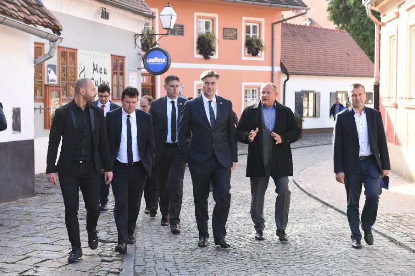 Plenković s članovima stranke u Varaždinu: &quot;Još jedna potvrda potpore projektima&quot;