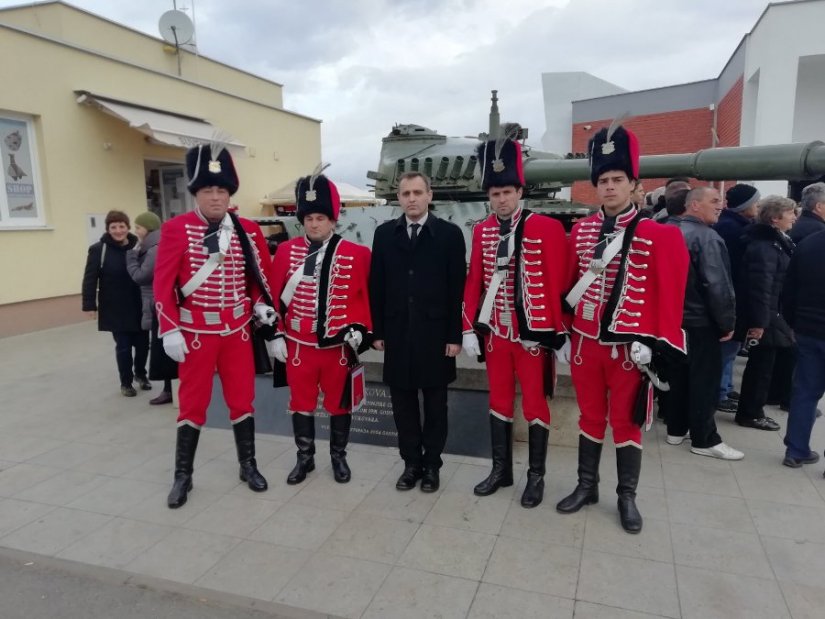 Zamjenik župana Robert Vugrin odao počast svim braniteljima te svim nedužnim žrtvama Vukovara