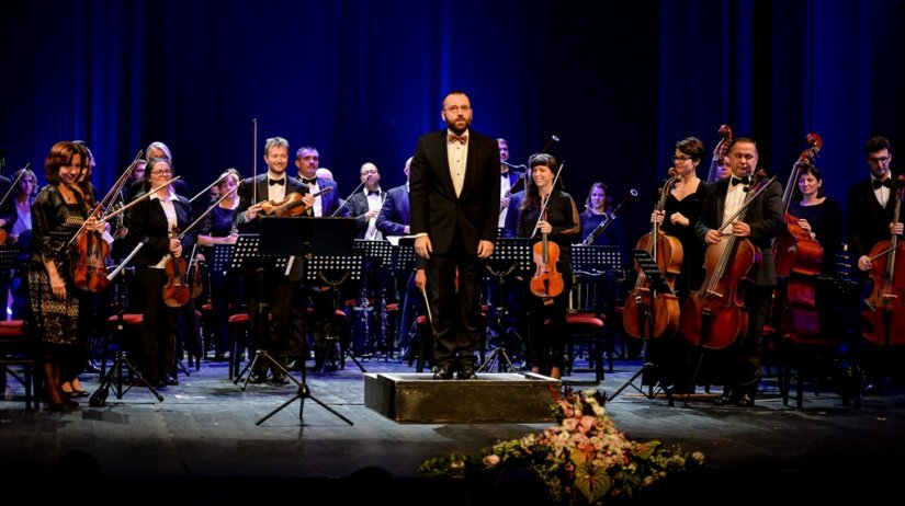 FOTO Humanitarni koncert Zajednice žena HDZ-a &quot;Katarina Zrinski&quot; napunio kazalište jer važno je pomagati drugima