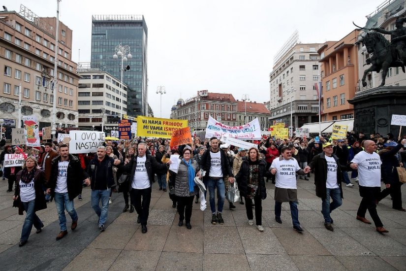 Asistenti su uvijek imali veći koeficijent od učitelja, a imaju manju prosječno plaću