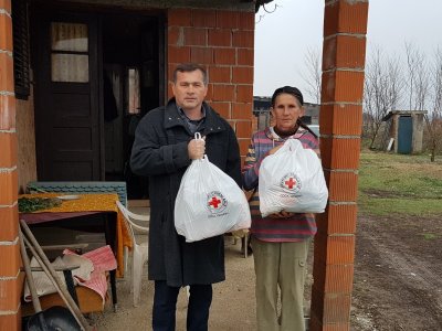 Načelnik općine Gornji Kneginec podijelio humanitarne pakete potrebitima