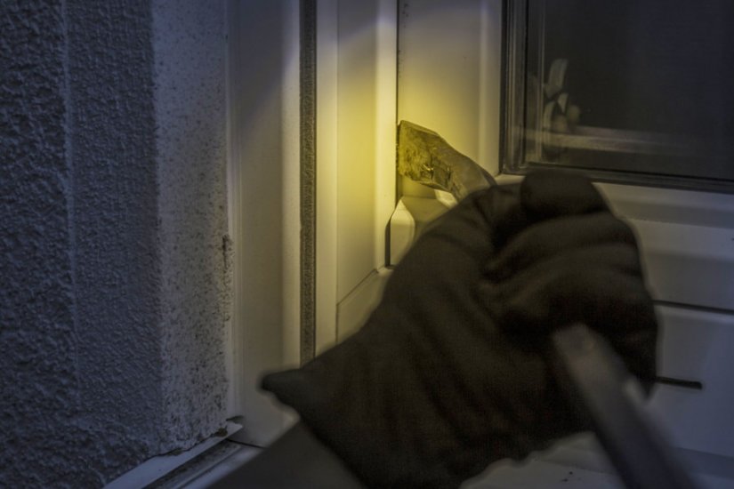 U Varaždinu opljačkana 80-godišnjakinja, u Lunjkovcu provaljeni prostori nogometnog kluba