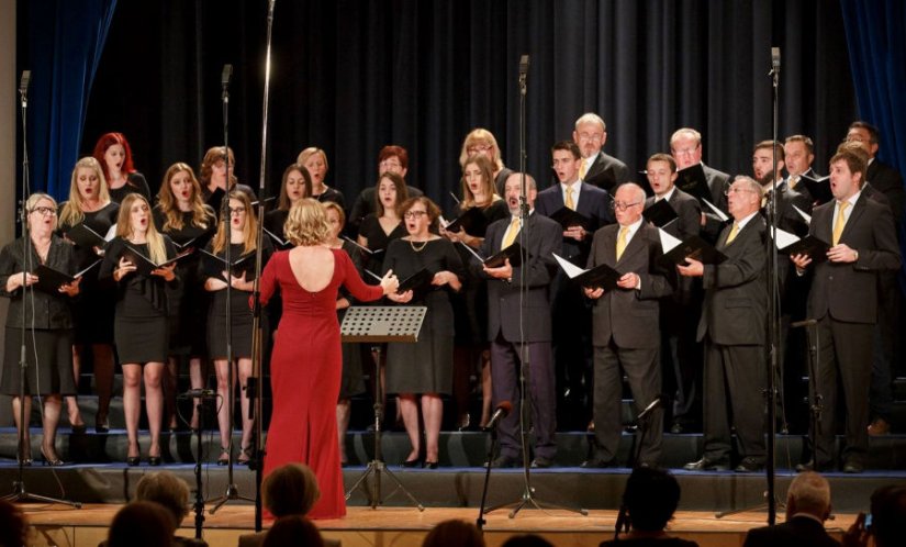 U nedjelju u ivanečkoj crkvi božićni koncert KUD-a R. Rajter, Zbora djelatnika OŠ Ivanec i gostiju