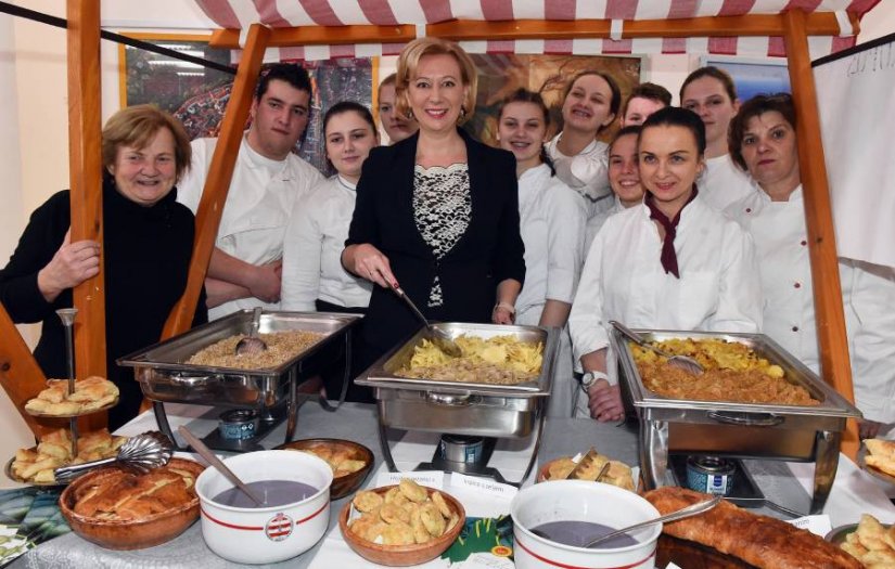 FOTO Budući kuhari Gospodarske škole Varaždin na radionici pripremili delicije od varaždinskog zelja