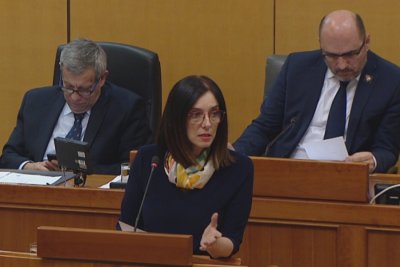 Blaženka Divjak ostaje ministrica: Za opoziv 55 glasova, protiv opoziva 77