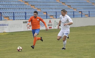 Mario Sačer (lijevo) do kraja sezone nosit će dres austrijskog petoligaša