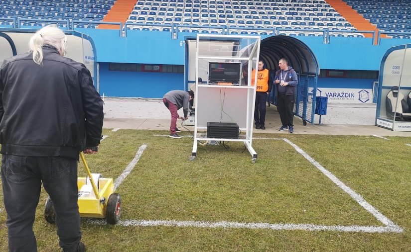 VAR na terenu za glavnog suca utakmice