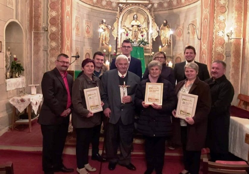 Jubilarci nakon sinoćnje svete mise u u kapeli sv. Jakova apostola u Jakopovcu