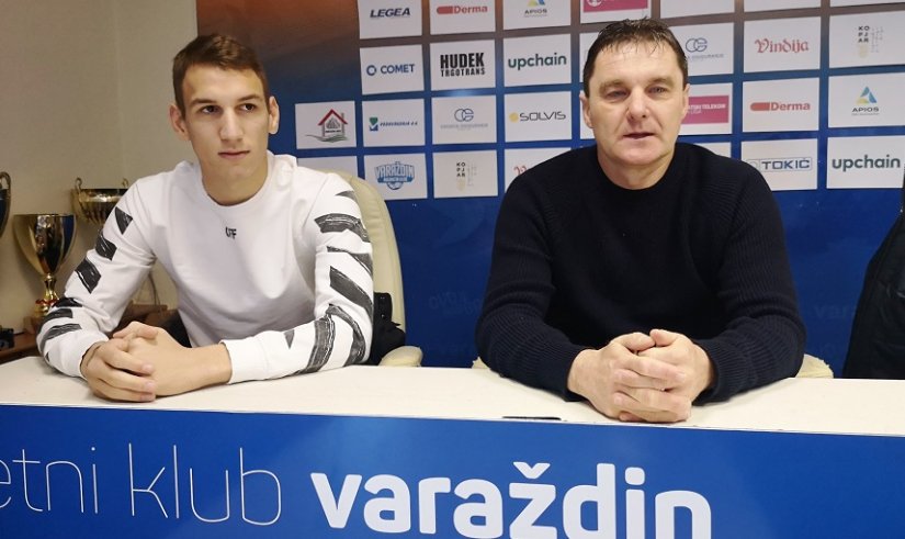 Trener Samir Toplak i polušpica Tonio Teklić na današnjem susretu s novinarima u varaždinskom prvoligašu