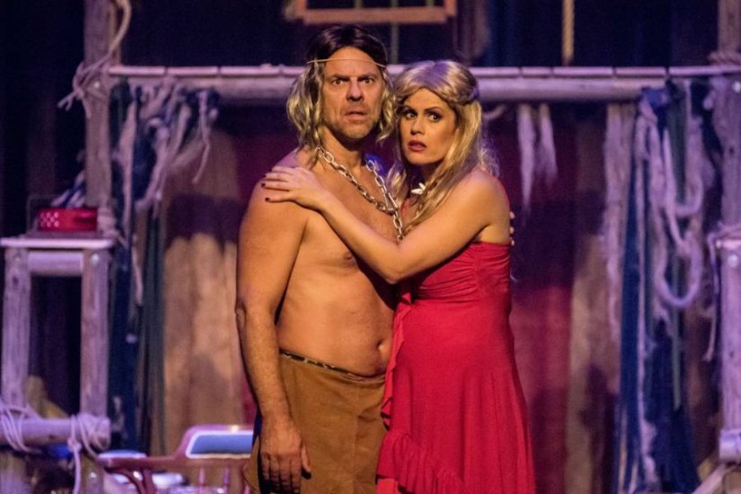 U ožujku u varaždinskom kazalištu dvije gostujuće predstave: drama &quot;Emet&quot; i komedija &quot;Tarzan&quot;