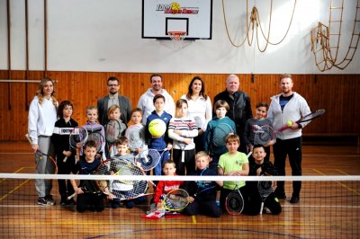 FOTO: Projekt HTS-a &quot;Tenis u školama&quot; održao trening u dvorani V. OŠ Varaždin