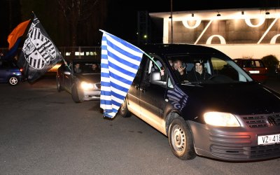 Okupljanje White Stonesa bilo je na parkiralištu kod kapelice u Zagrebačkoj ulici