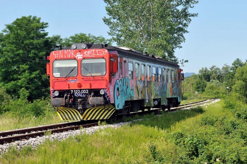 U sudaru s vlakom u Lepoglavi, ozlijeđen 45-godišnji vozač i 8-godišnje dijete