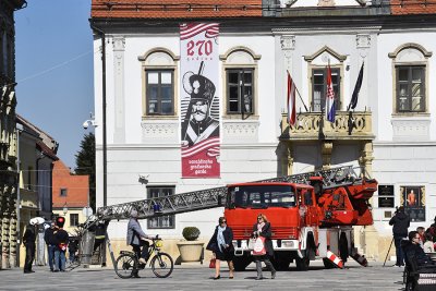 Varaždinski vatrogasci s vozilom krenuli u Zagreb kako bi pomogli Zagrepčanima