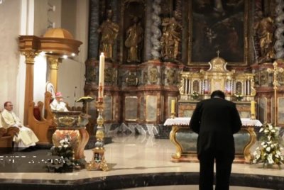 Vazmeno bdijenje više vjernika gledalo preko YouTube-a, nego ih bilo u varaždinskoj katedrali