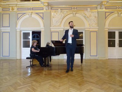 Varaždinski glazbeni đak, bas bariton David Oštrek, solist je Njemačke državne opere u Berlinu