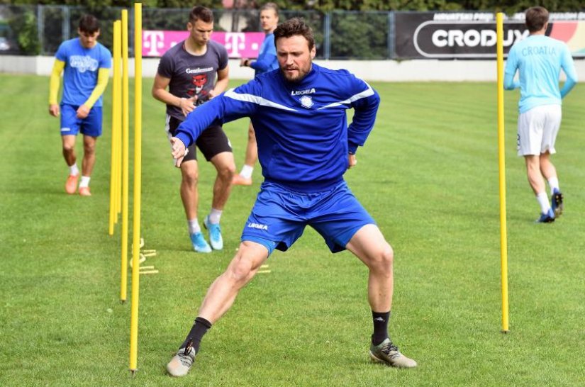 FOTO: Nogometaši Varaždina danas počeli s grupnim radom na svom stadionu