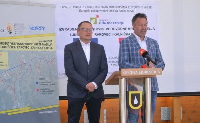 Direktor Varkoma Željko Bunić (lijevo) i načelnik Ljubešćice Nenad Horvatić na današnjoj prezentaciji projekta