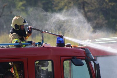 Zapalila se kartonska ambalaža, požar zahvatio krovište trgovine