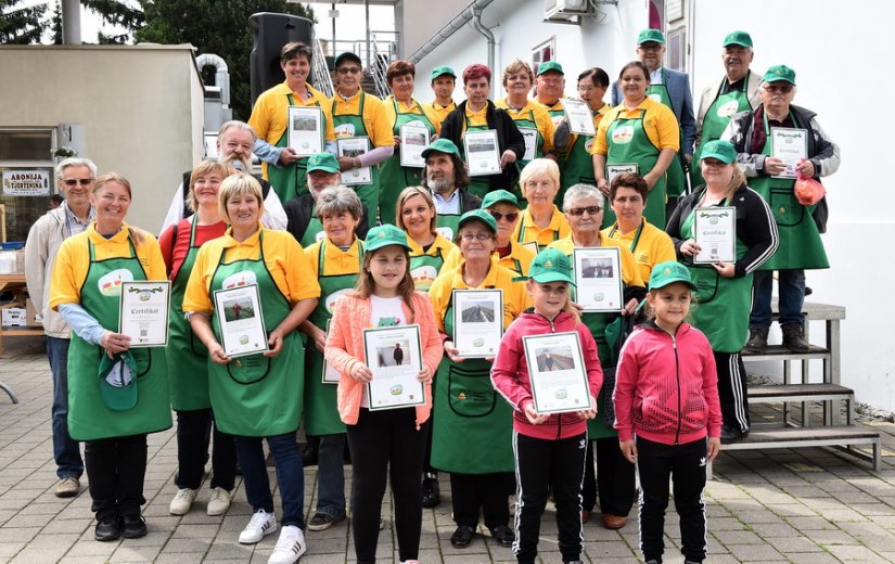 FOTO: Na varaždinskom placu dodijeljeni certifikati &quot;Proizvodi hrvatskog seljaka&quot;