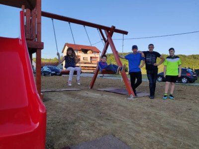 Nakon malonogometnog terena, zalaganjem mještana i donatora u Breznici uređeno i dječje igralište