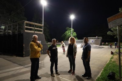 Skate park uz košarkaško igralište u Parku mladih dobilo noćnu rasvjetu