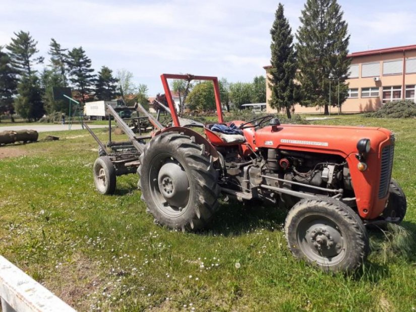 Kaznena prijava protiv 49-godišnjaka: tereti ga se da je ukrao traktor s dvorišta