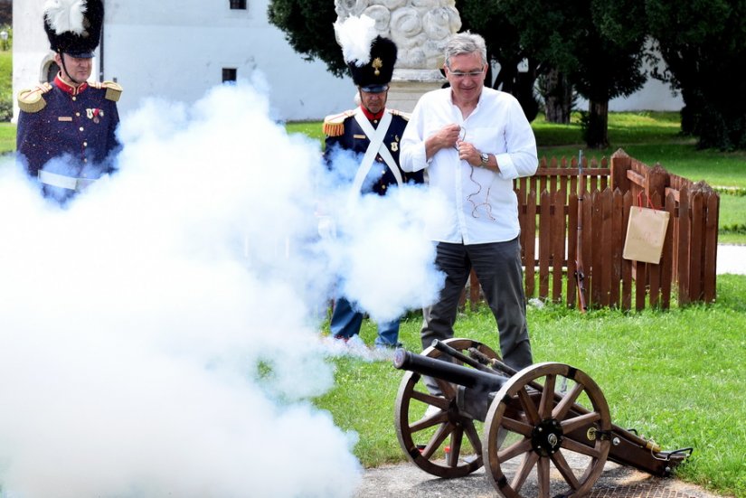 Branko Ivanković imao je danas privilegiju povući uzicu Varaždinskog topa