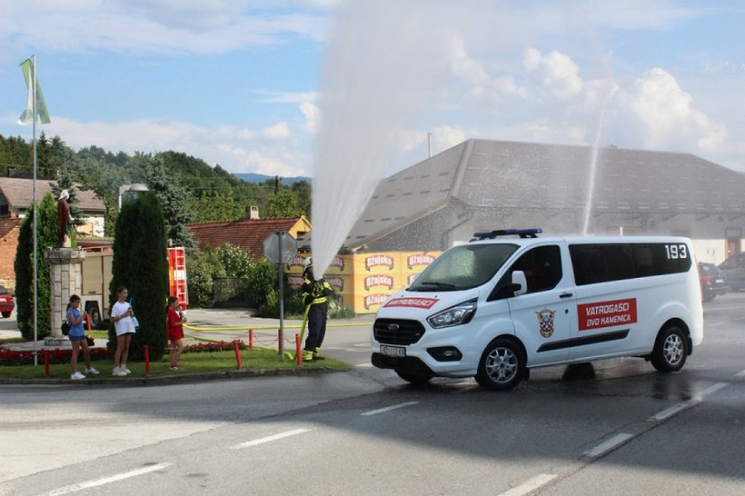Nabavljeno još jedno vatrogasno vozilo, u Kamenicu stigao novi vatrogasni kombi