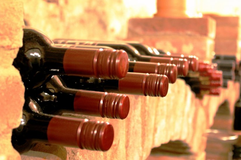 U bocama s hrvatskim etiketama inspekcija pronašla vino iz Makedonije, Italije i Čilea