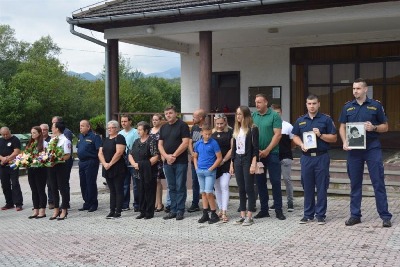 FOTO Sjećanje na hrabre hrvatske branitelje Dražena Šešeta i Ivicu Cecelja