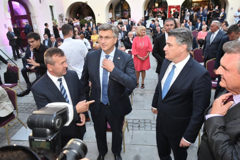 Premijer Andrej Plenković i predsjednik Zoran Milanović na svečanoj sjednici Varaždinske županije