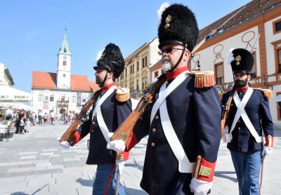 FOTO: „Purgar marša“ i pucanj iz topa za 270. obljetnicu Varaždinske građanske garde