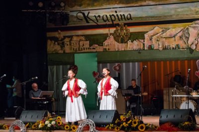 Učenice OŠ Kneginec Gornji oduševile publiku na Malom kaju